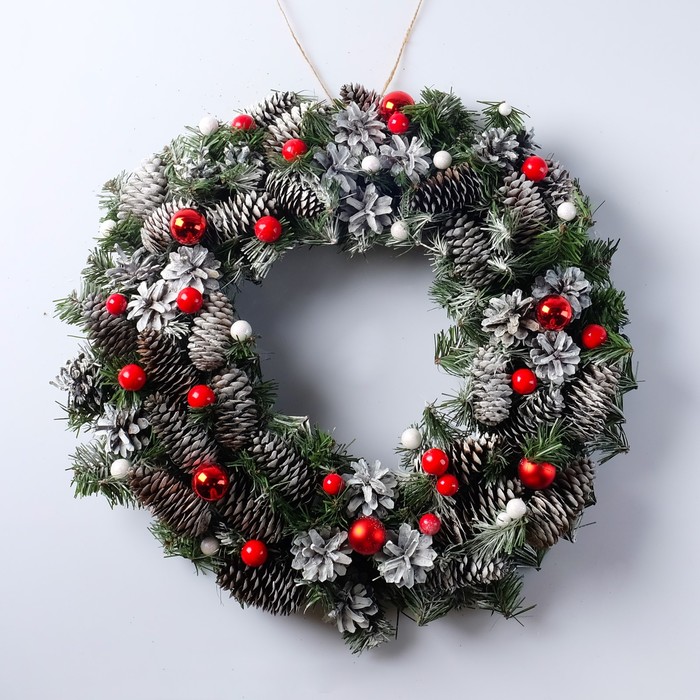 

Венок праздничный «Снежное чудо», ручная работа