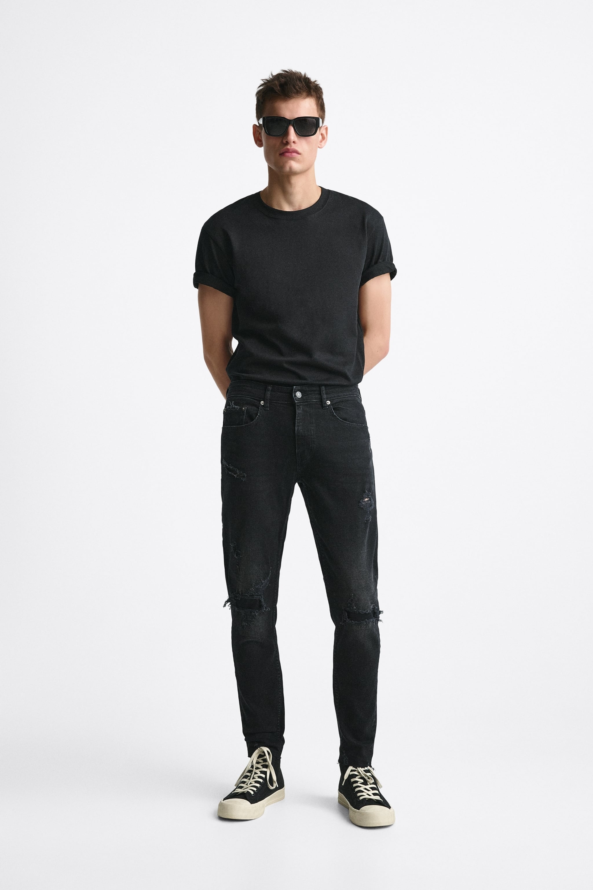 

Джинсы мужские ZARA 04060502 черные 42 RU (доставка из-за рубежа), 04060502
