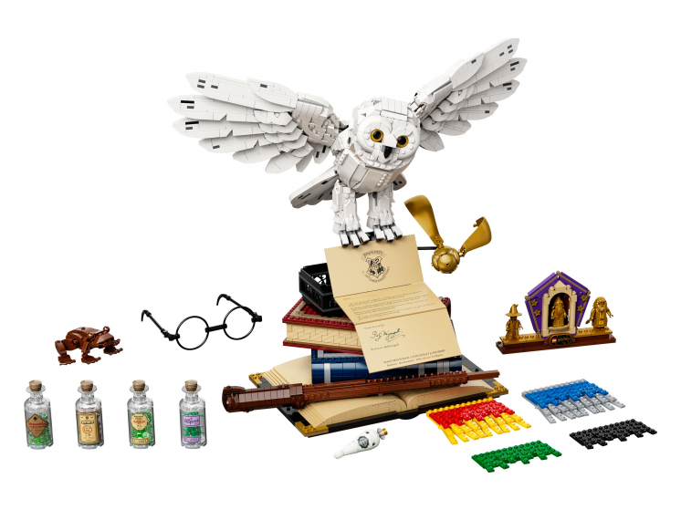 Конструктор LEGO Символы Хогвартса: коллекционное издание Harry Potter 76391 набор мантия shop шапка шарф перчатки гриффиндор комплект гарри поттера и гермионы
