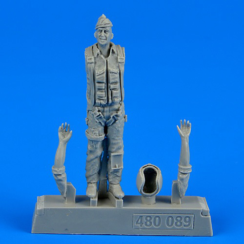 

Модель для сборки Aires Фигурка USAF Fighter pilot Vietnam War 1960 - 1975 480 089, 1/48