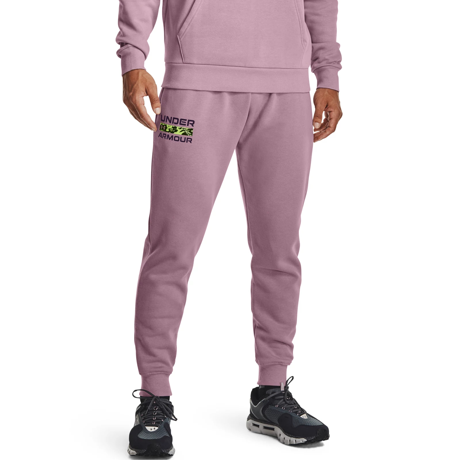 

Спортивные брюки мужские Under Armour 1366366-001 розовые S/M, 1366366-001
