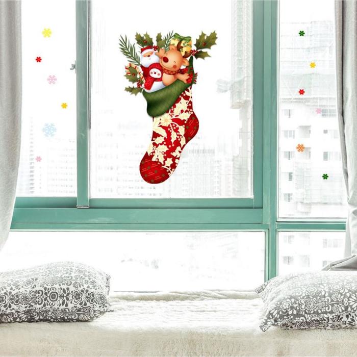 Наклейка интерьерная Дед Мороз с помощниками в новогоднем носке, 20х30 см