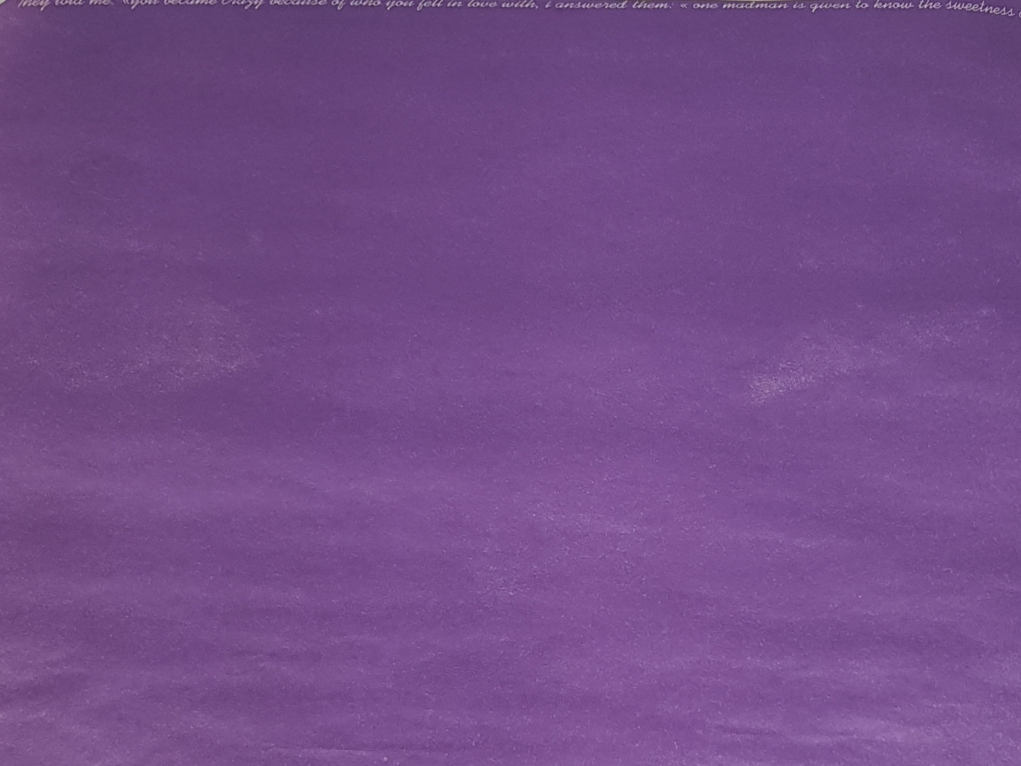 Бумага упаковочная крафт цвет фиолетовый с текстом  50 см x 70 cм. (10 шт)