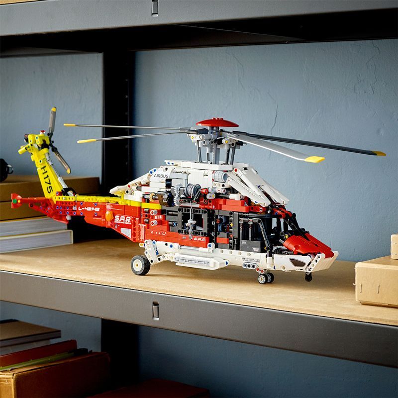 Конструктор Lepin Technic Большой Спасательный вертолет Airbus H175, 2001 дет конструктор вайс блок спасательный катер 8 в 1 65 деталей 40428