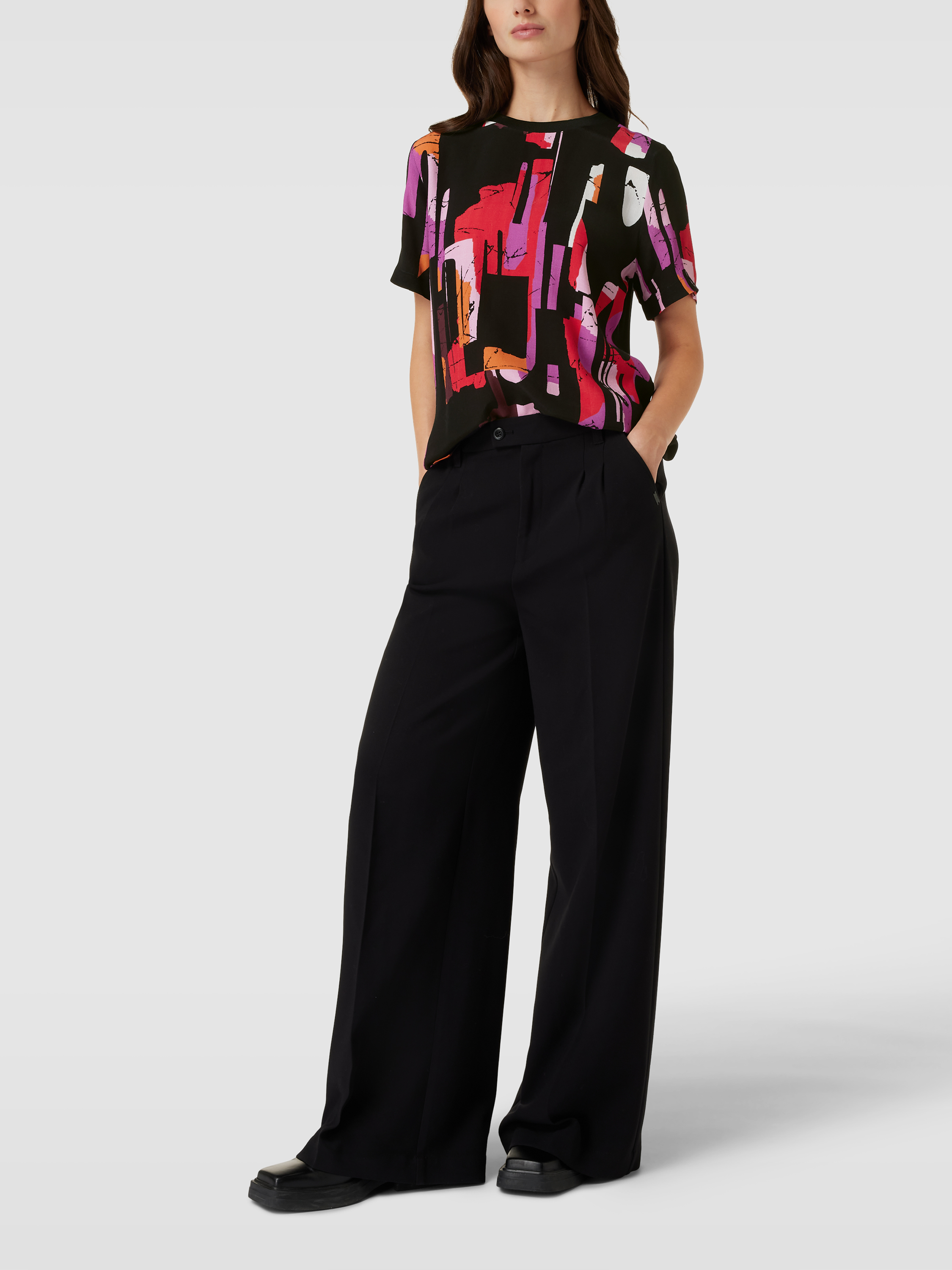 

Футболка женская Esprit 1696911 черная XS доставка из-за рубежа, Черный, 1696911