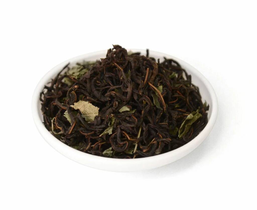 Чай черный Akbar крупнолистовой смородина и мята 100 г