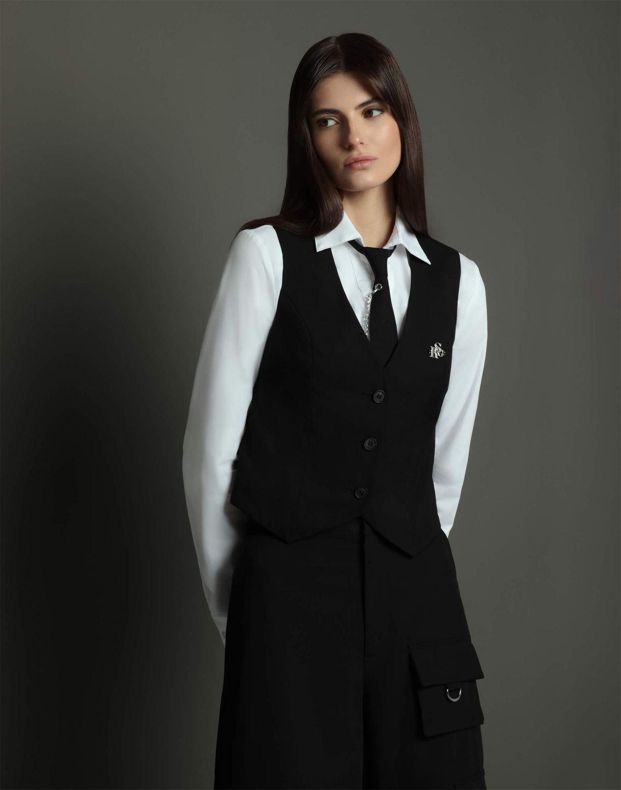 

Жилет для девочек Gloria Jeans GJC006291 черный M/170, GJC006291