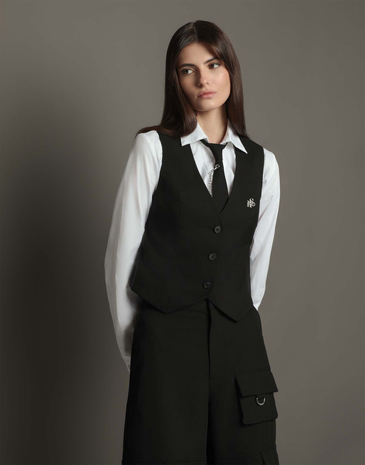 

Жилет для девочки Gloria Jeans GJC006291 черный S/170, GJC006291