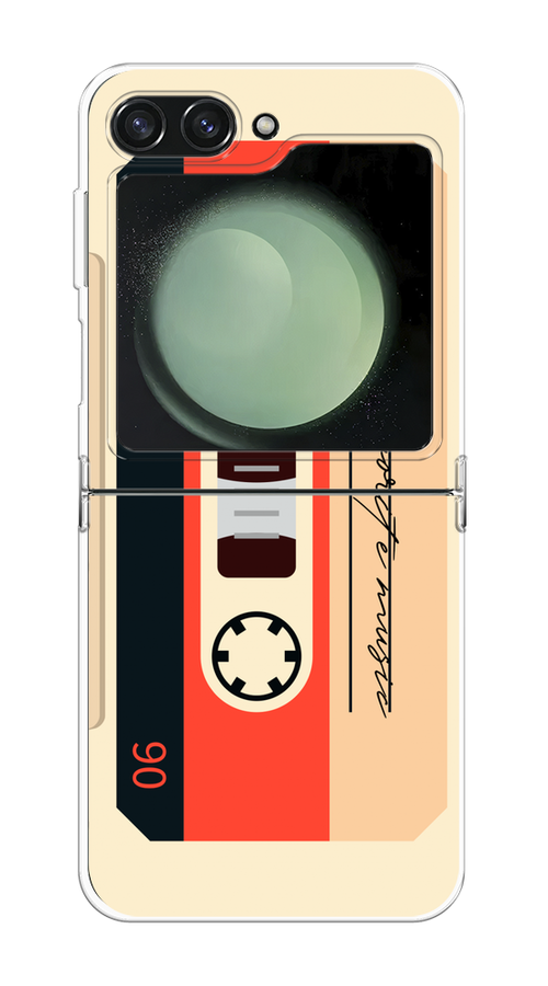 

Чехол на Samsung Galaxy Z Flip 6 "Бежевая кассета", Черный;красный;бежевый, 2109750-1