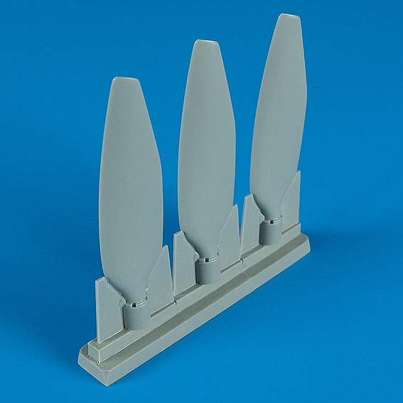 

Набор дополнений QuickBoost 1/32 Ju 87D propeller QB32 022