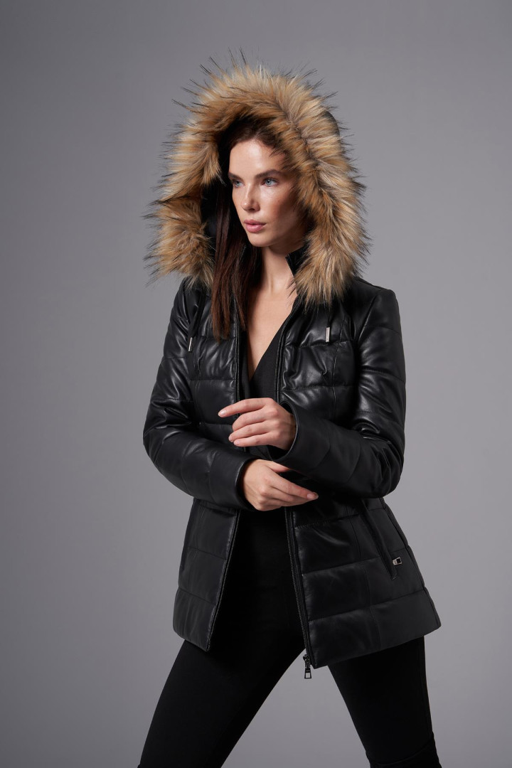 

Кожаная куртка женская Deri Company BD02210 черная 4XL (товары доставляются из-за рубежа), Черный, BD02210