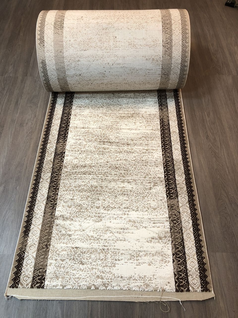 

Ковровая дорожка ARMINA 04041B DARK BROWN