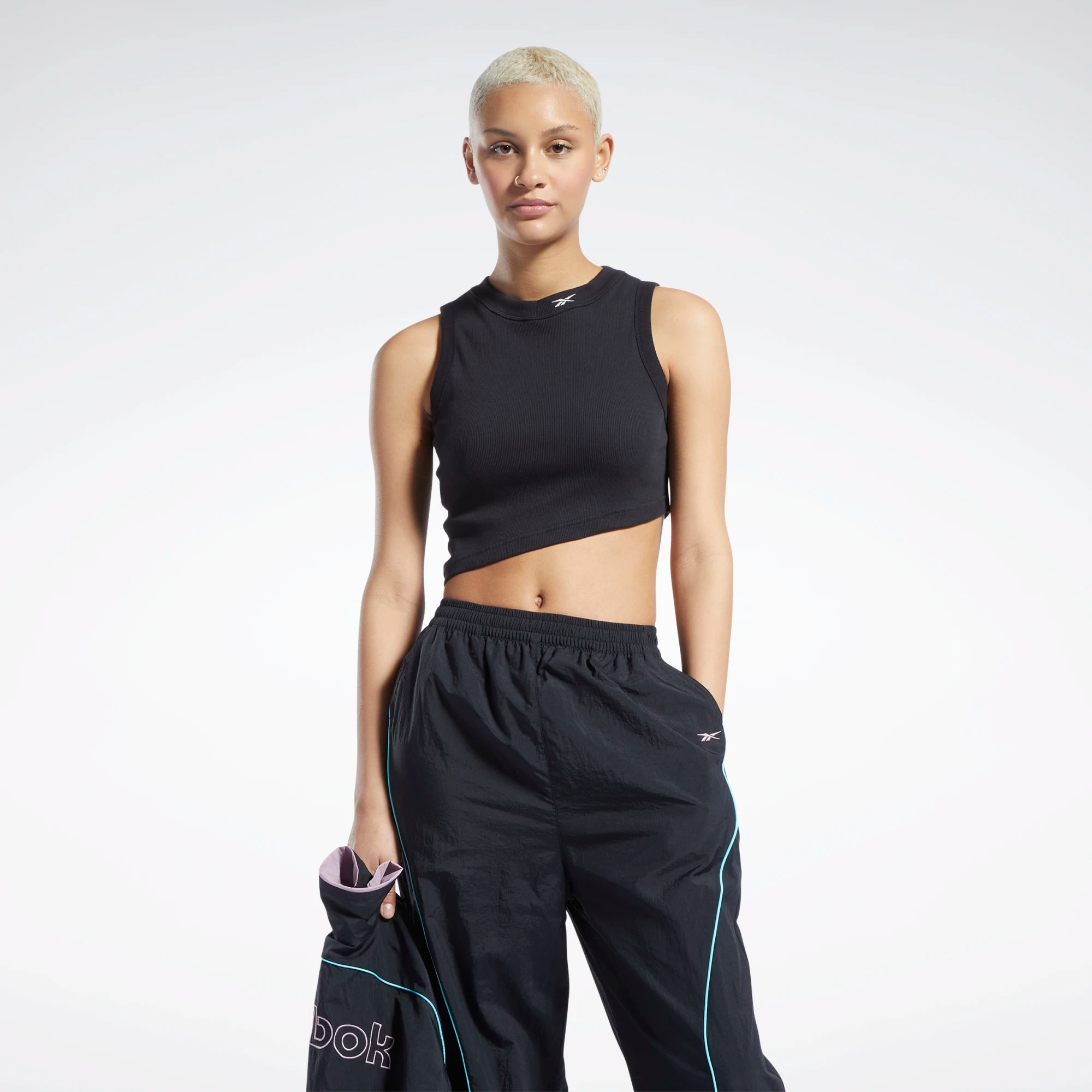 

Майка женская Reebok CL WDE CROPPED RIB TANK черная S, CL WDE CROPPED RIB TANK