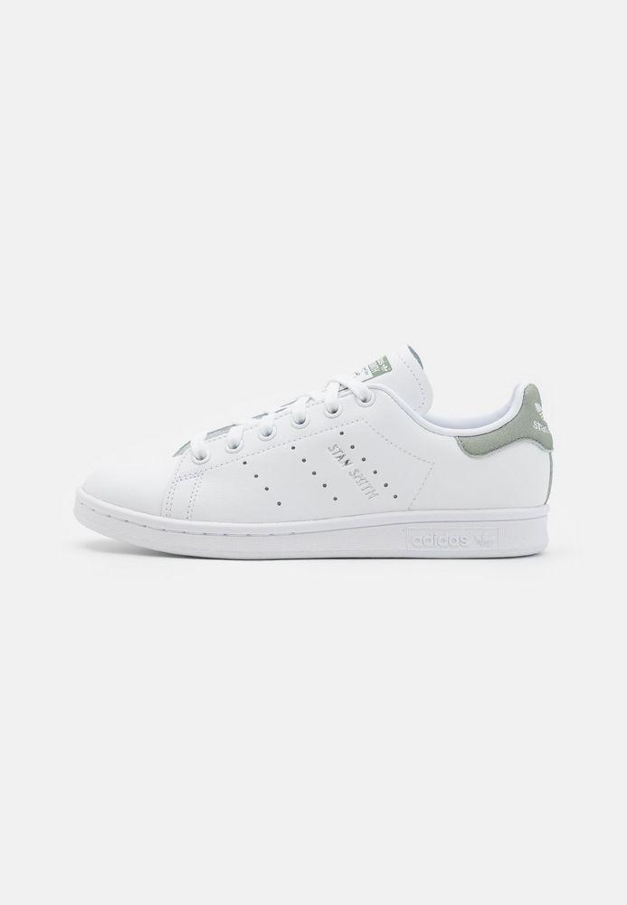 

Кеды женские Adidas Originals AD111A2G1 белые 35.5 EU, Белый, AD111A2G1