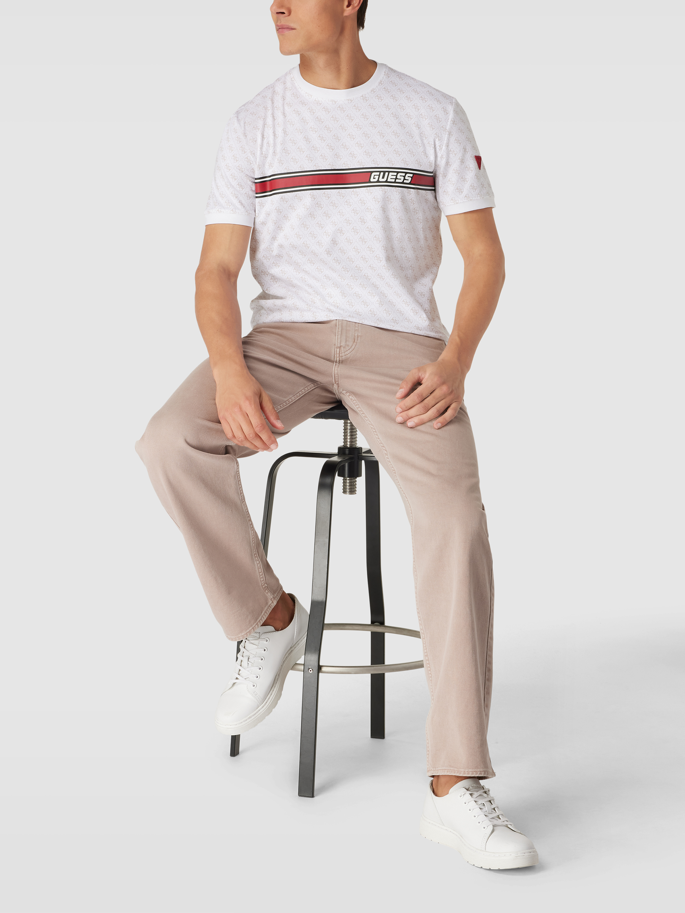 

Футболка мужская Guess 1715329 белая 2XL доставка из-за рубежа, Белый, 1715329