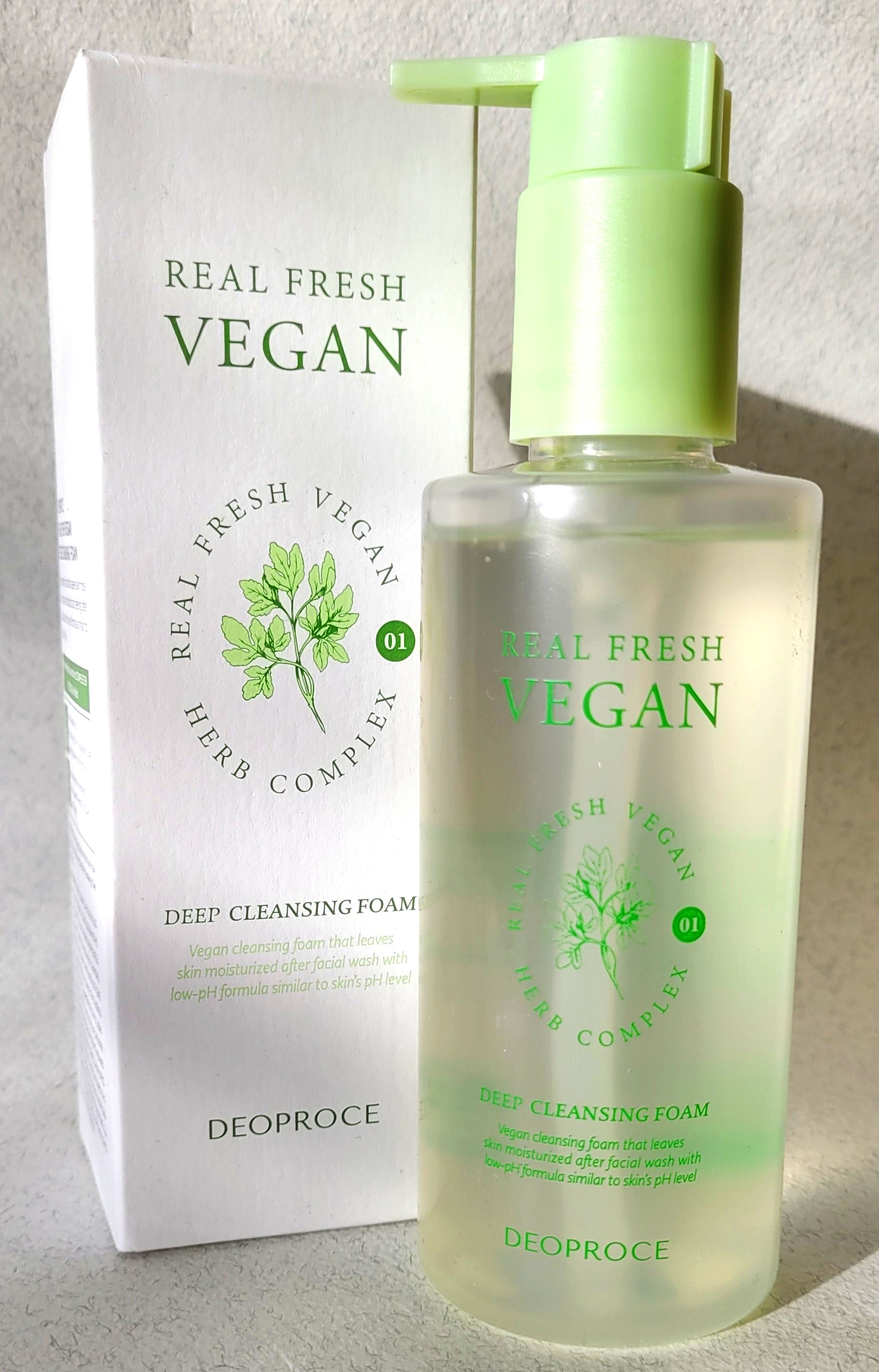 Пенка Для Очищения Кожи Deoproce Real Fresh Vegan Herb Complex 200мл гель для бритья foammen skincare system питание для чувствительной кожи 200мл