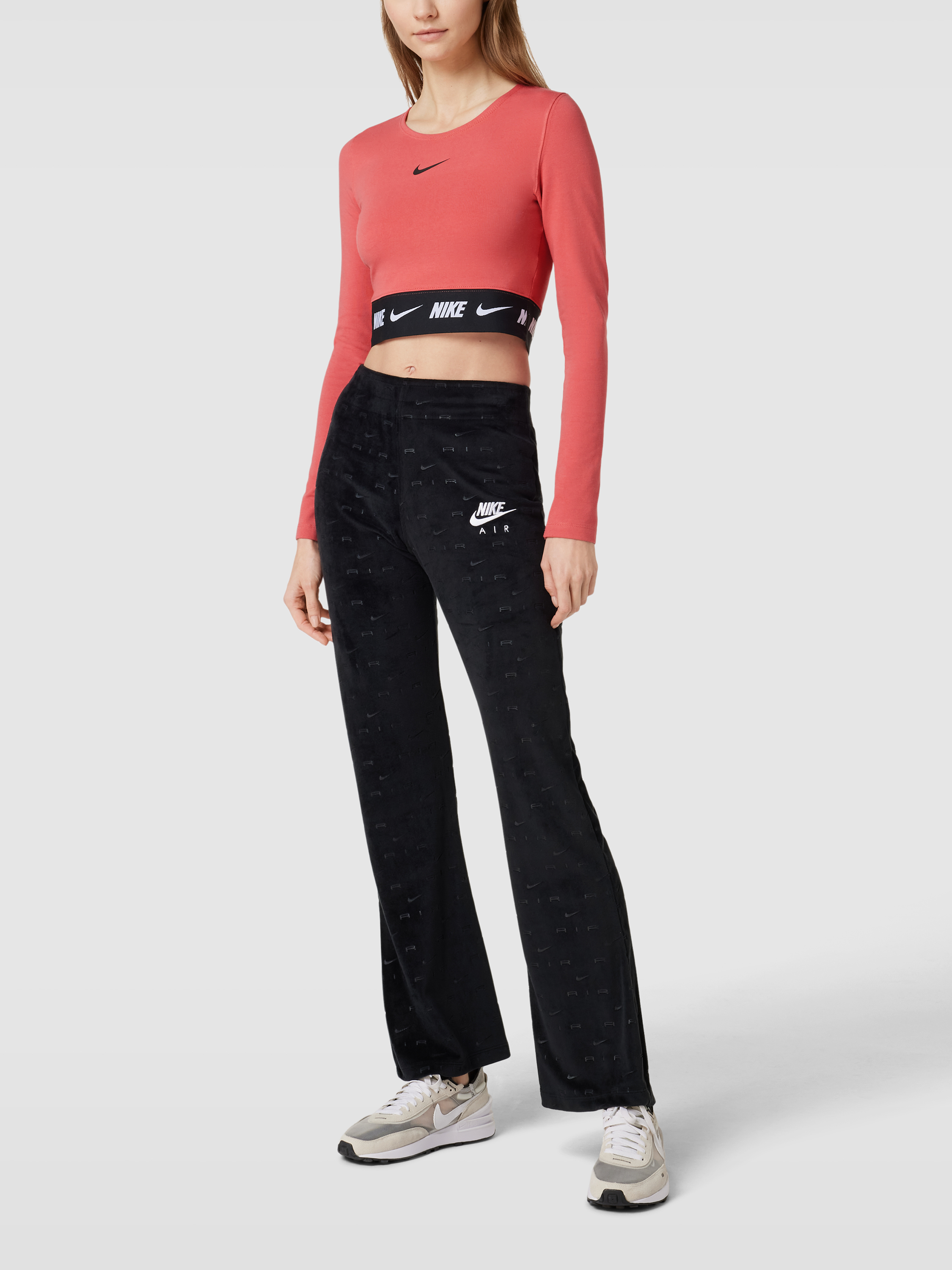 

Лонгслив женский Nike 1714805 красный M доставка из-за рубежа, Розовый, 1714805