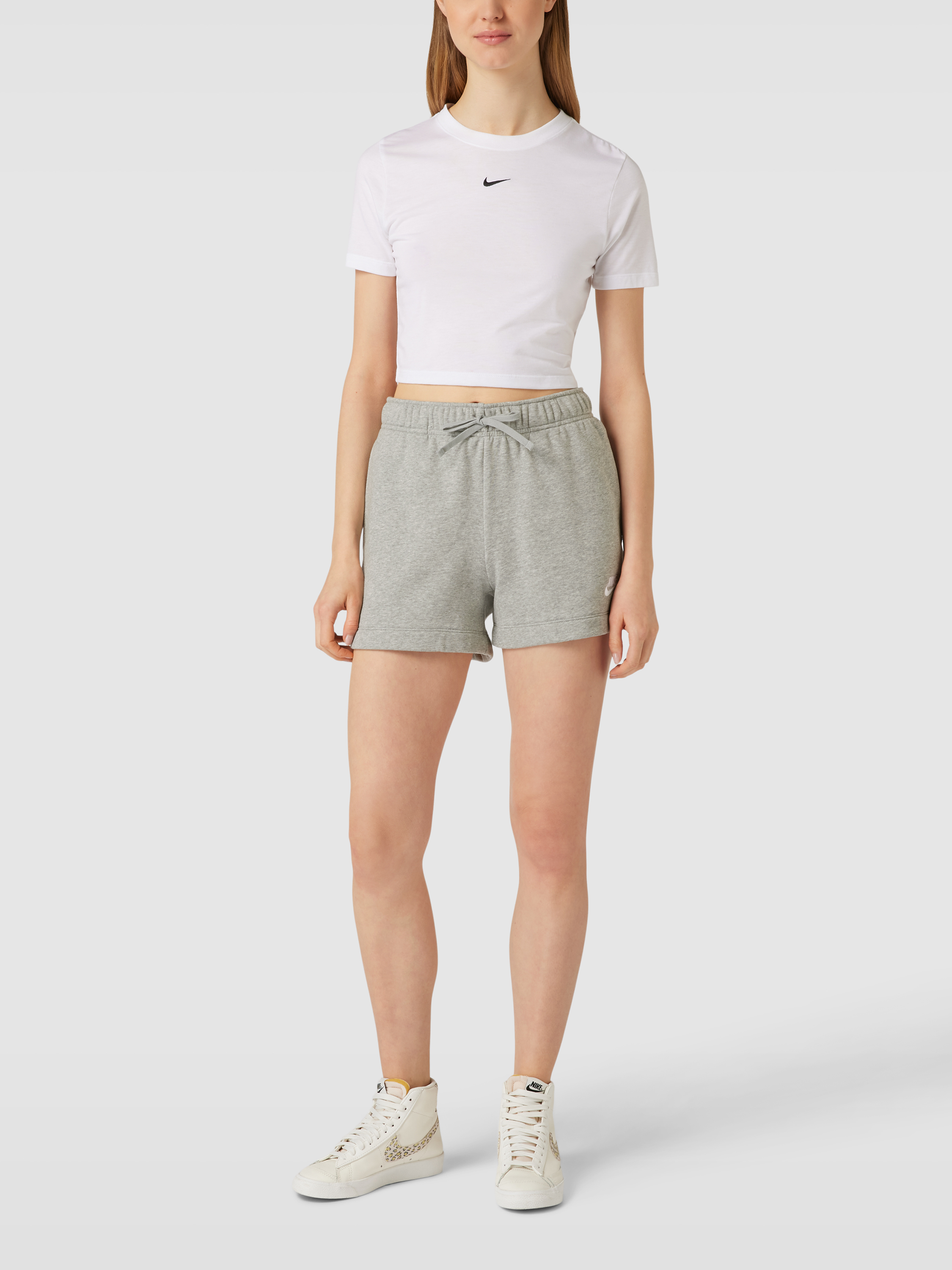 

Cпортивные шорты женские Nike 1714753 серые L доставка из-за рубежа, Серый, 1714753