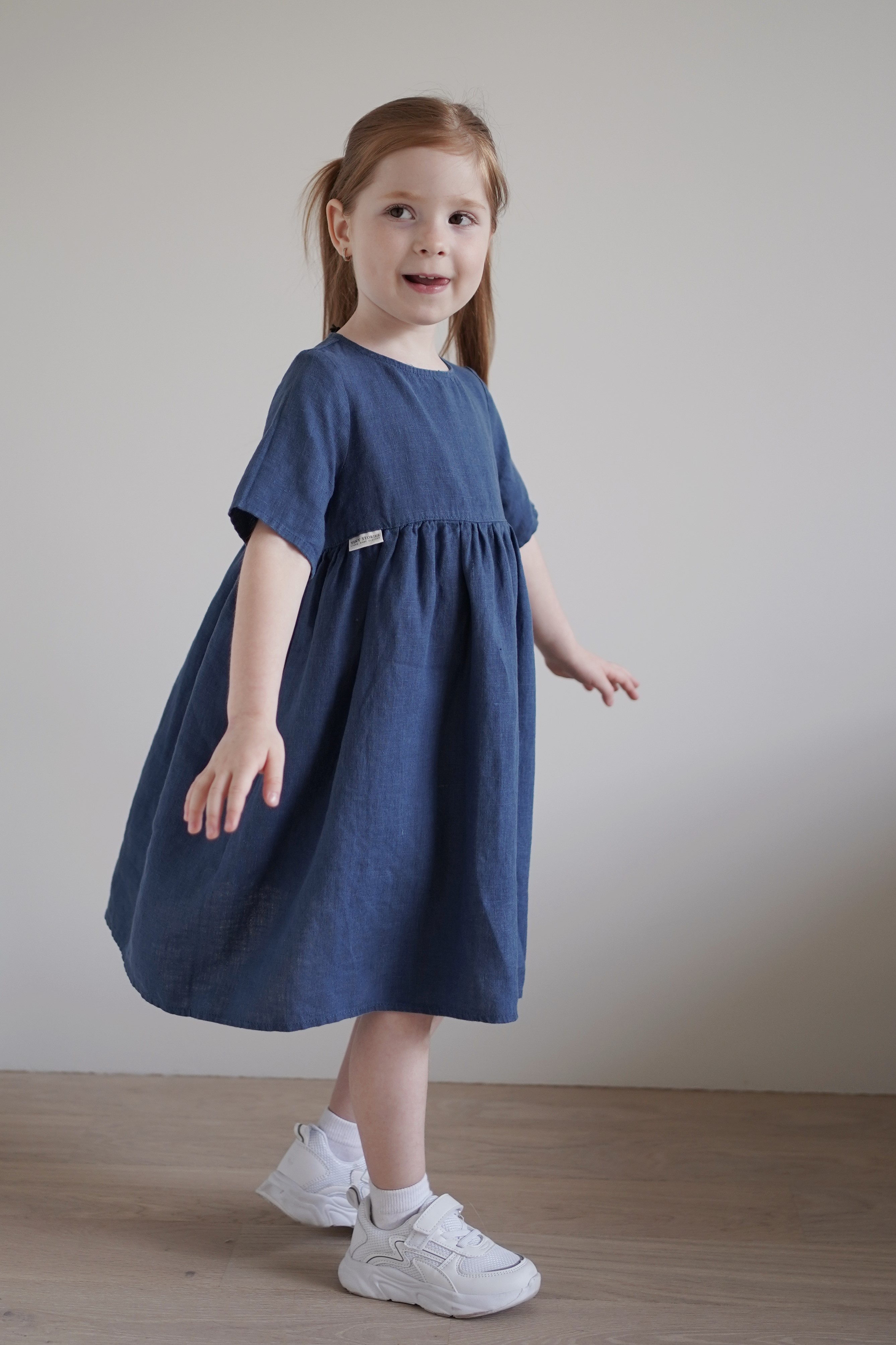 Платье детское Tiny Stories TS-004, королевский синий, 104 инструмент для обработки наклейки weekend tip shaper 45 800 01 4 синий