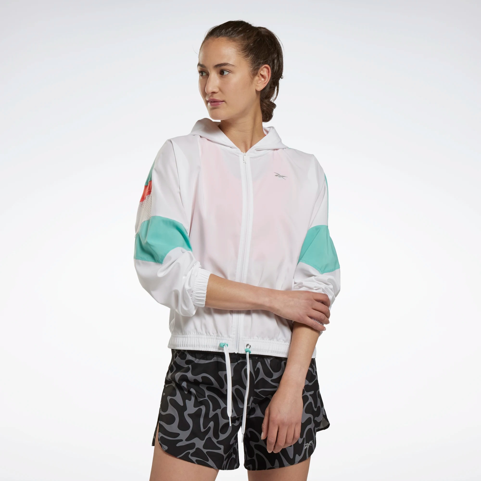 фото Спортивная ветровка женская reebok running jacket белая s