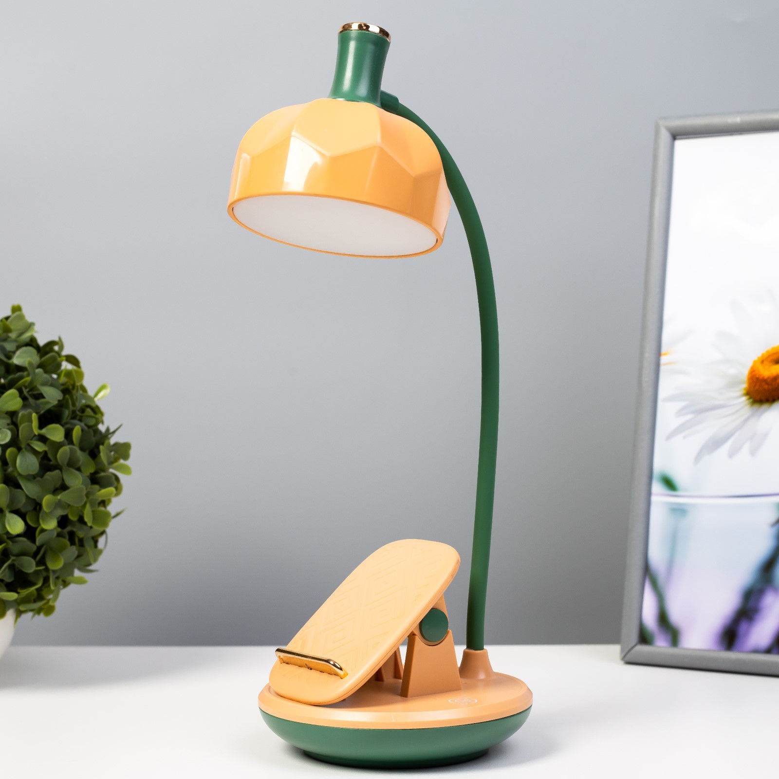 

Настольная лампа Эдельс LED 3Вт 3000-6000К USB АКБ желтый 12,5х12,5х39,5 см
