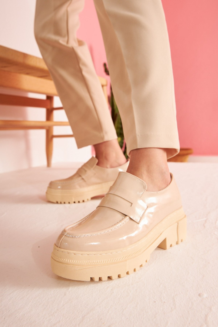 

Лоферы женские ANGELO SCARPE 686 бежевые 39 EU (доставка из-за рубежа), 686