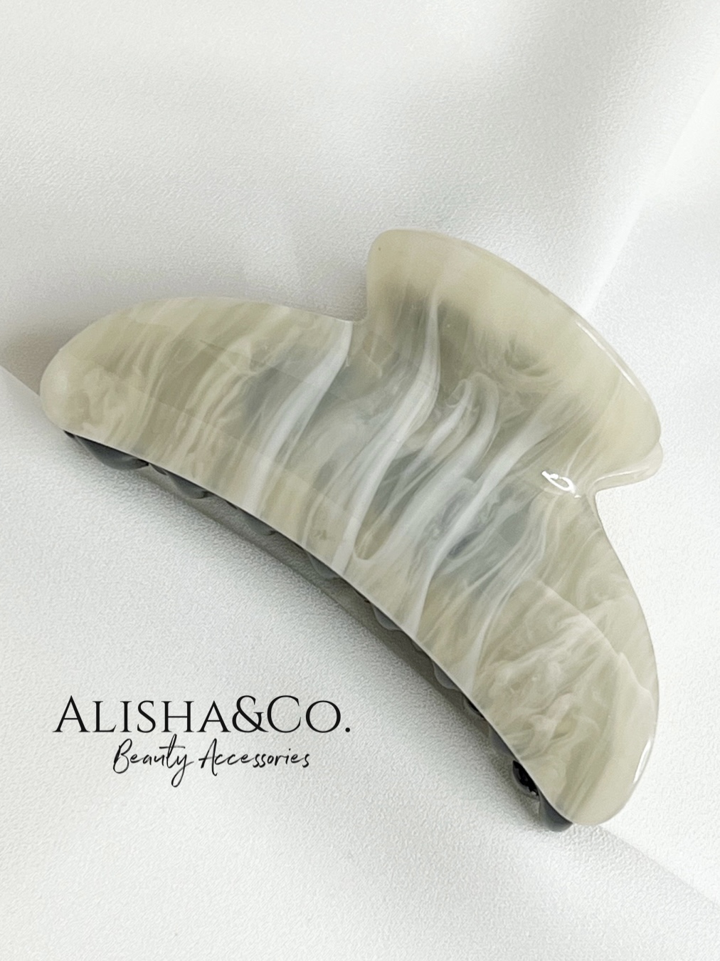 

Заколка-краб женская Alisha&Co. Classic Shell marble, 1 шт, Белый, Classic Shell