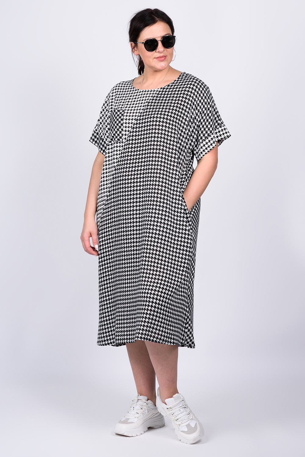 

Платье женское SVESTA R1105/2NoBl черное 60, R1105/2NoBl