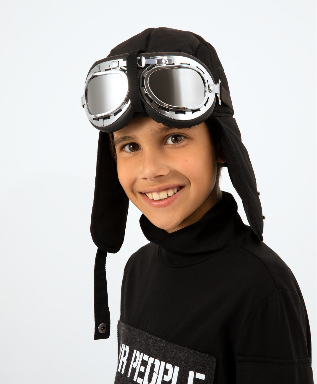 

Шапка-ушанка с крупными съемным очками черная Gulliver 22211BJC7310 р.58, 22211BJC7310