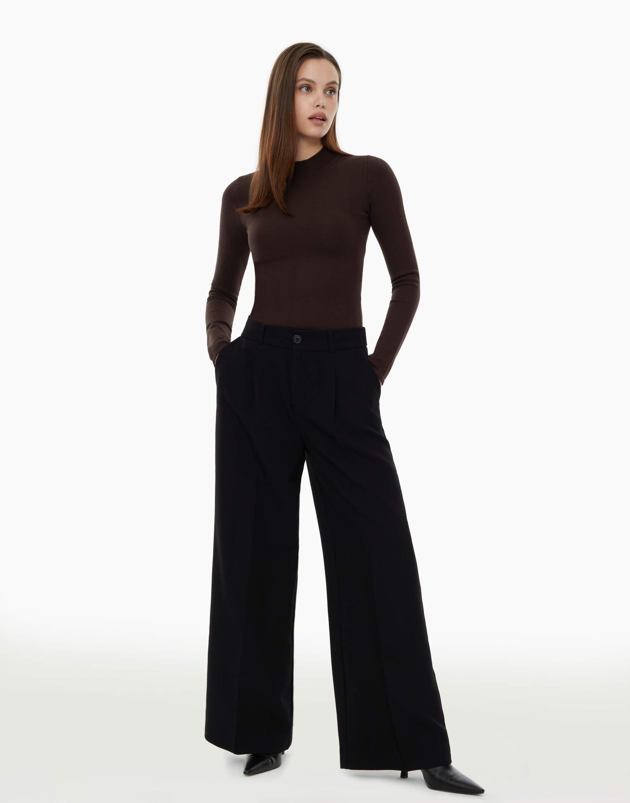 

Брюки женские Gloria Jeans GPT009399 черные XXS/158 (36-38), Черный, GPT009399