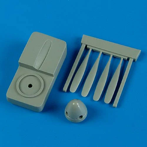 

Набор дополнений QuickBoost 1/72 P-51D/K Mustang propeller w/tool QB72 369