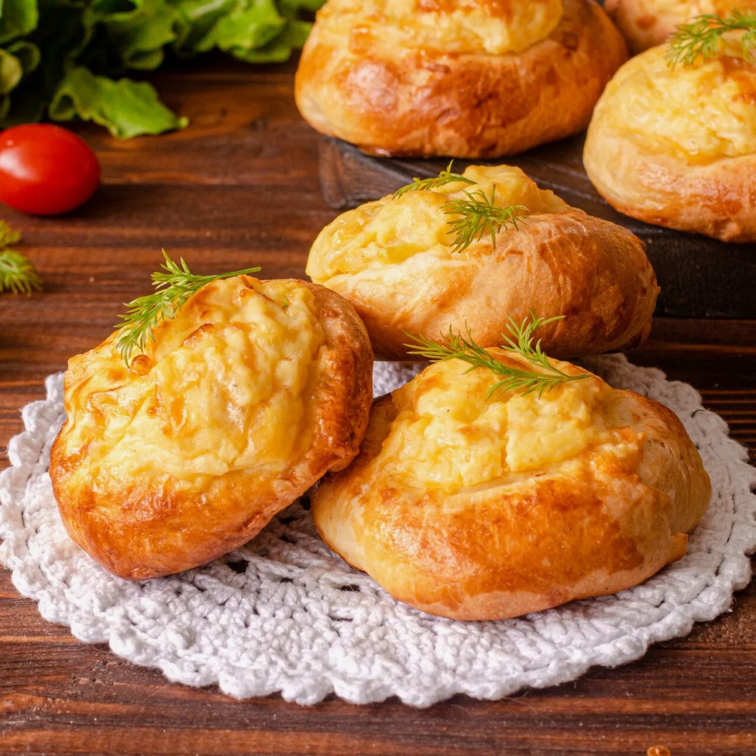 

Шанежки с мясом и сыром 200 г