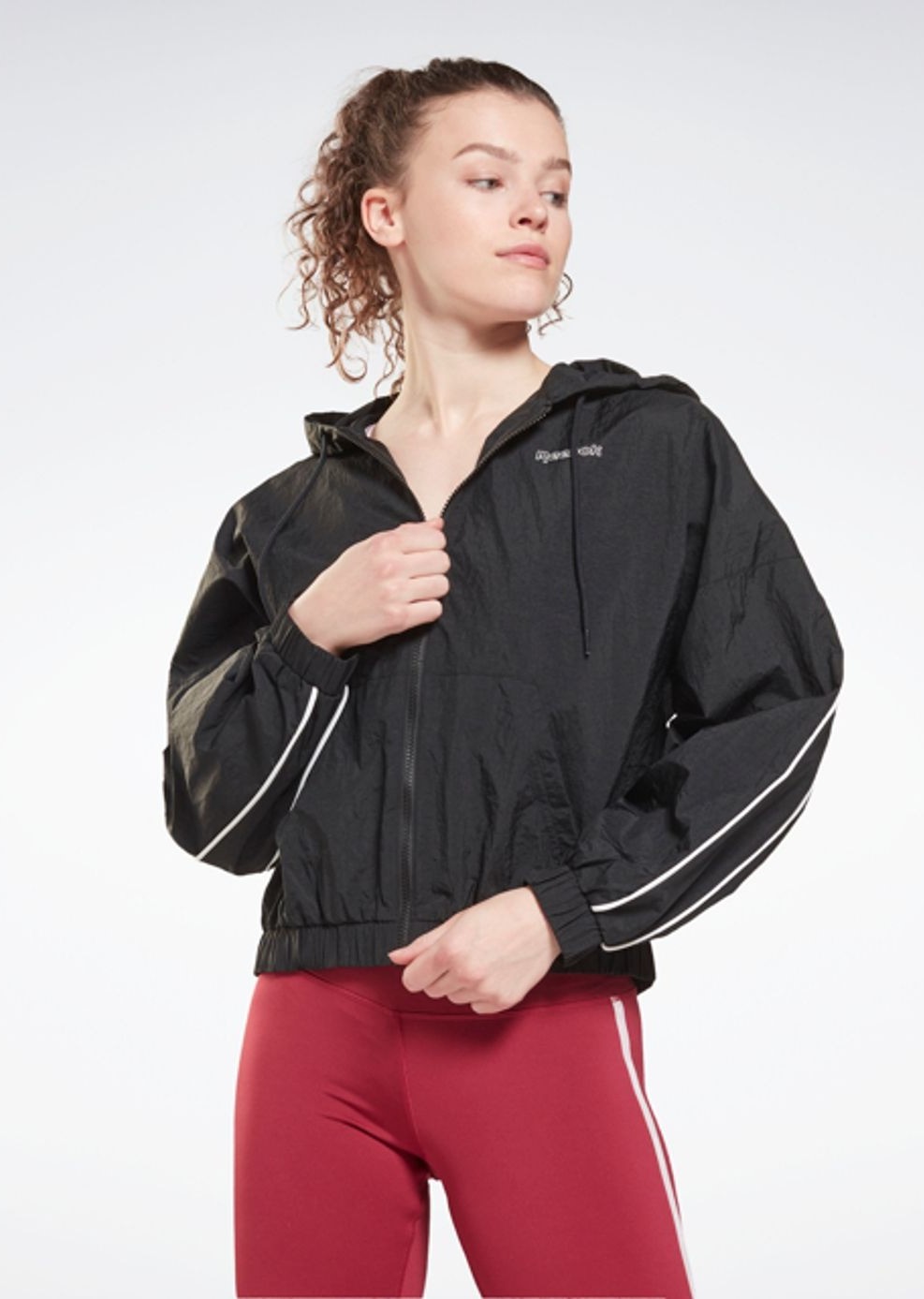 

Ветровка женская Reebok Piping Pack Jacket черная XL, Piping Pack Jacket