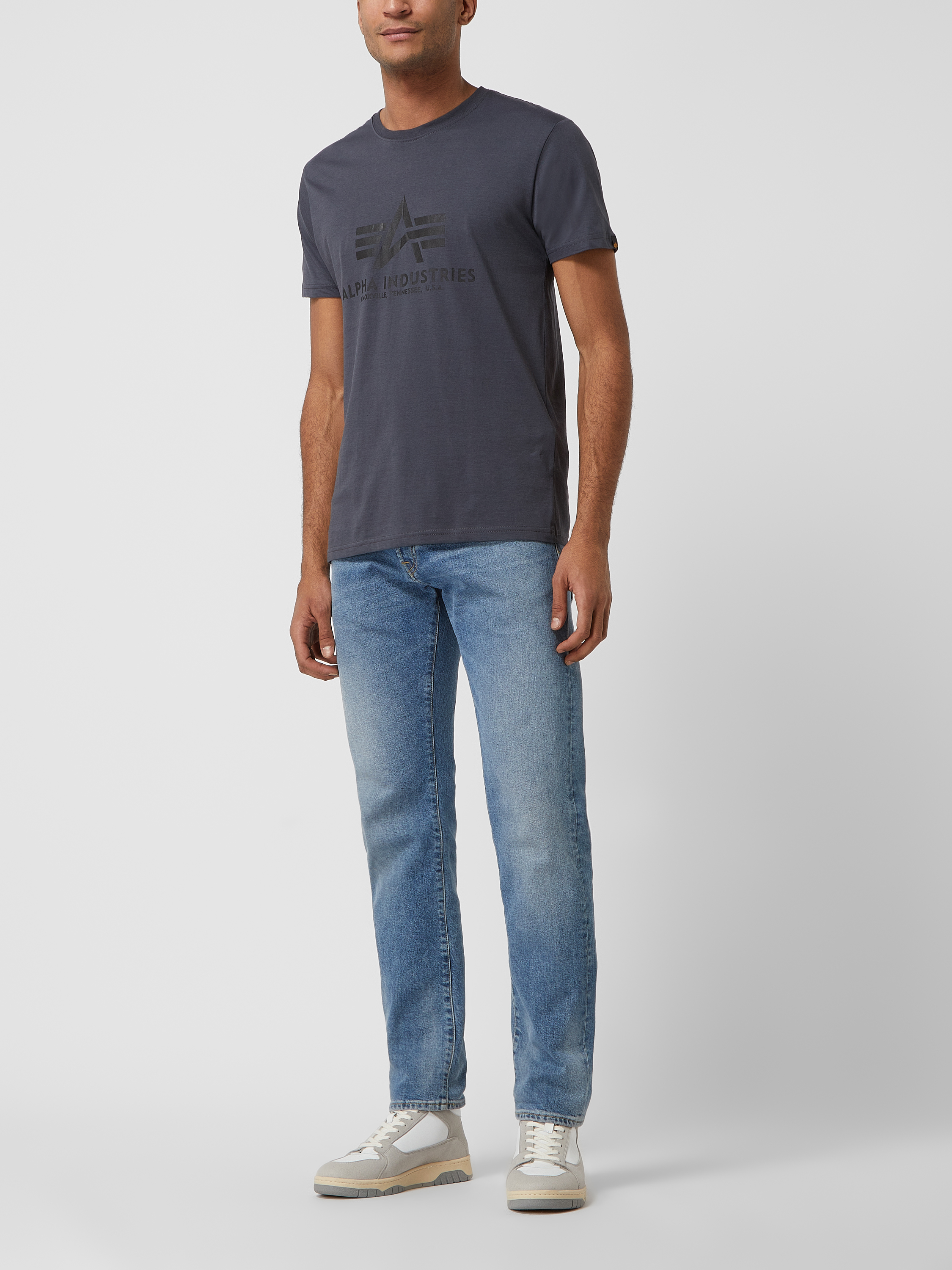 

Футболка мужская Alpha Industries 1717408 серая M доставка из-за рубежа, Серый, 1717408