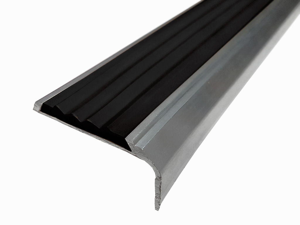 фото Алюминиевый угол-порог с резиновой вставкой, цвет вставки черный, длина 1.33м, 5 шт safetystep