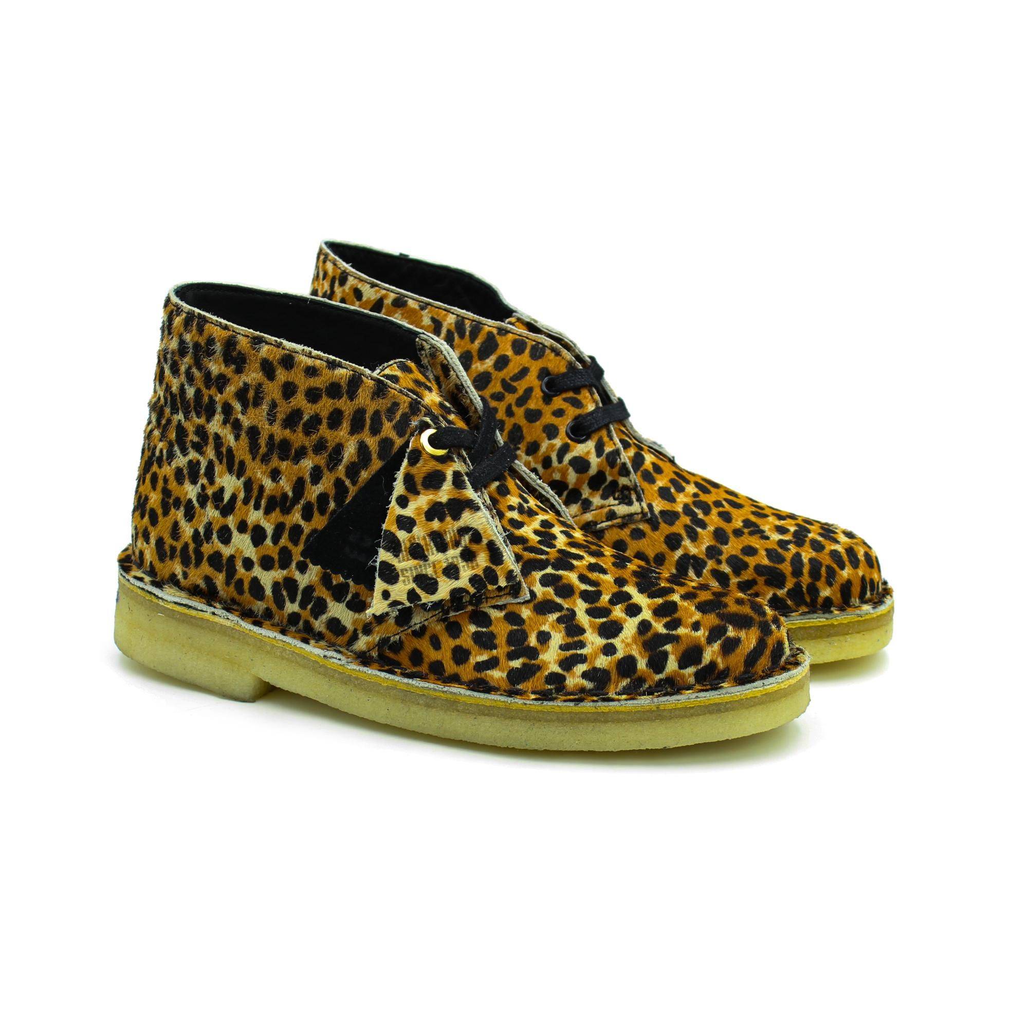 

Ботинки женские Clarks Desert Boot. 26154161 коричневые 36 EU, Desert Boot. 26154161