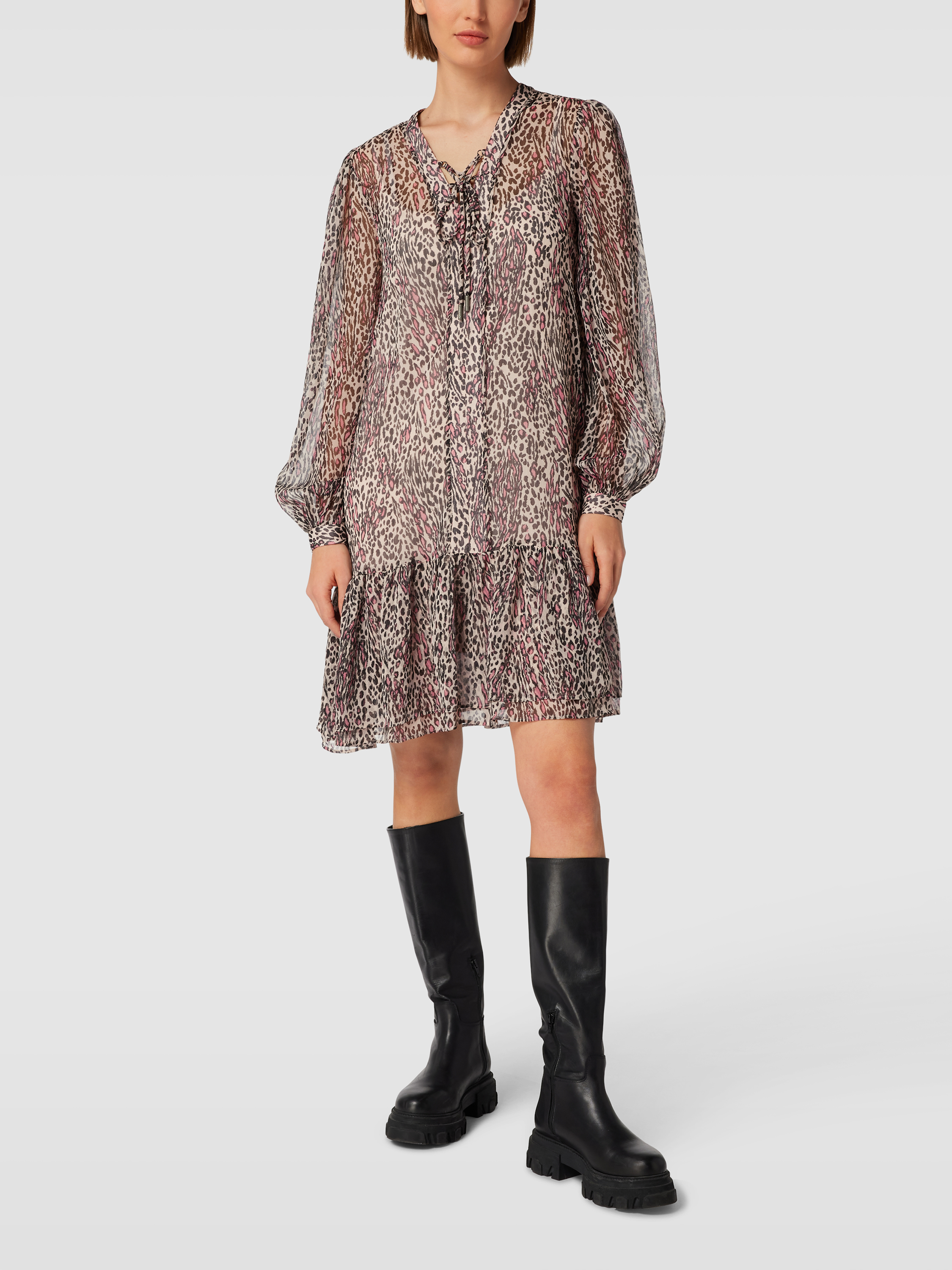 

Платье женское Guess 1721686 розовое XS доставка из-за рубежа, Разноцветный, 1721686
