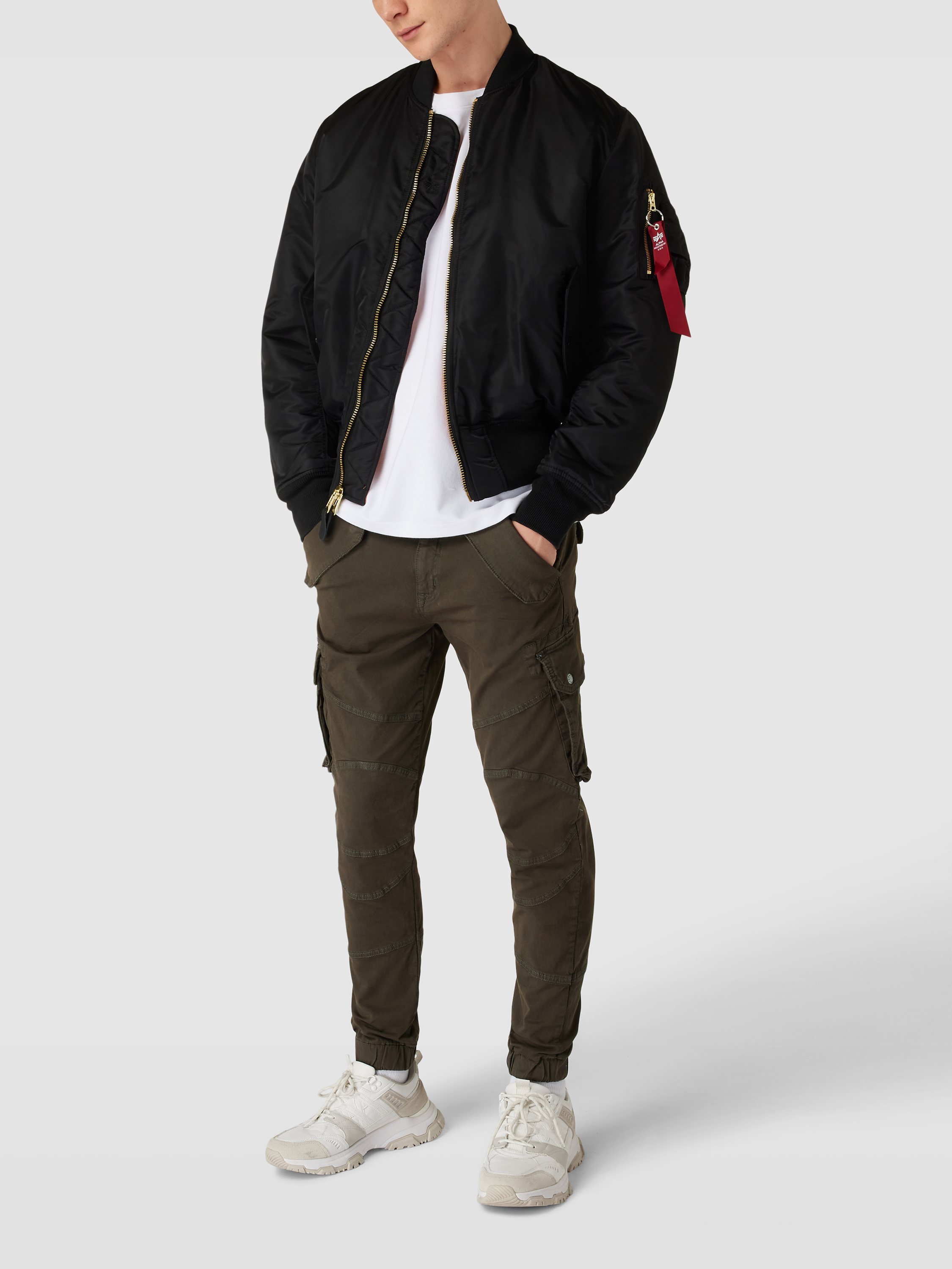 

Брюки мужские Alpha Industries 1623116 серые 30 доставка из-за рубежа, Хаки, 1623116