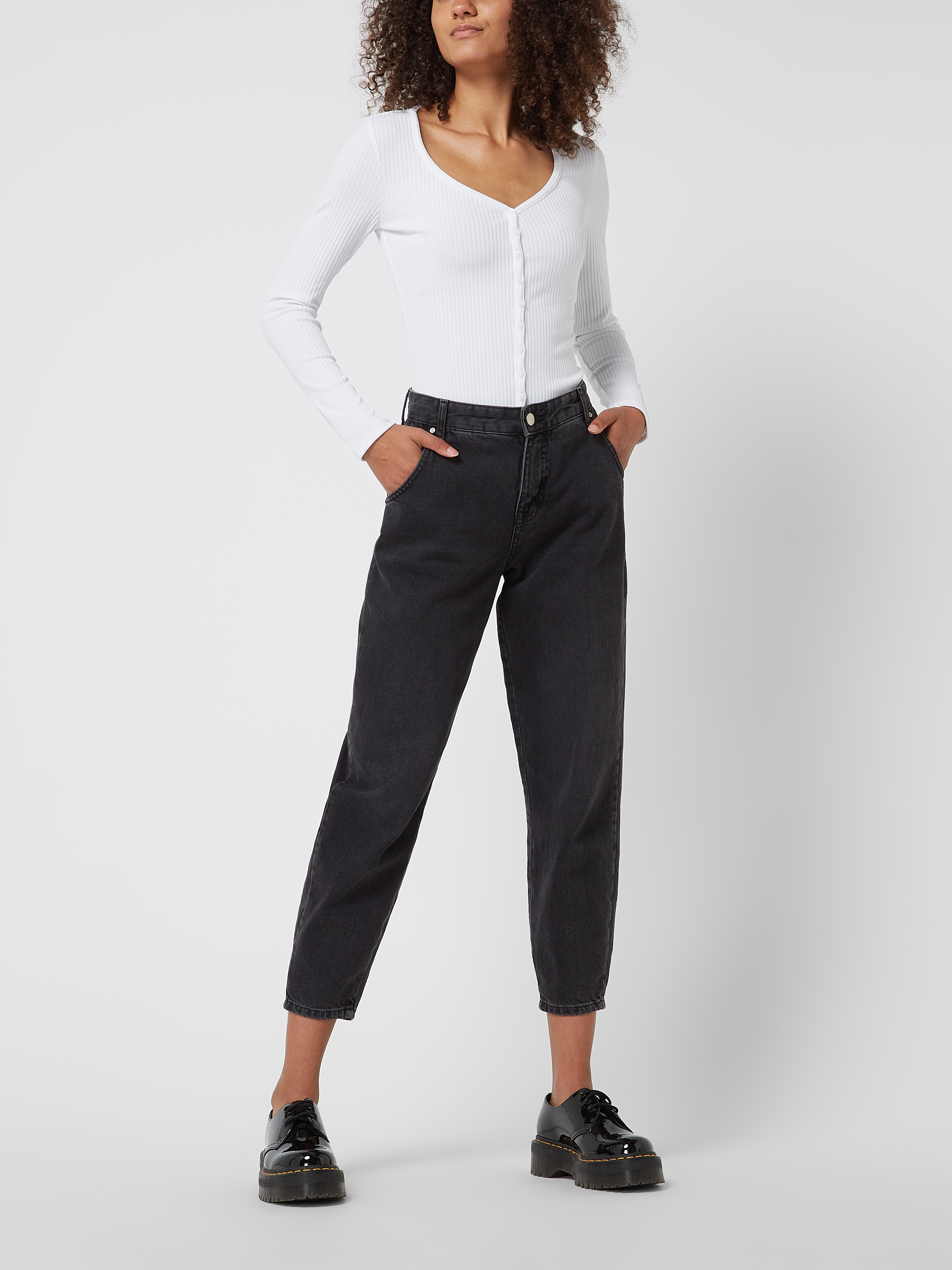 

Лонгслив женский Guess 1636408 белый XL доставка из-за рубежа, 1636408