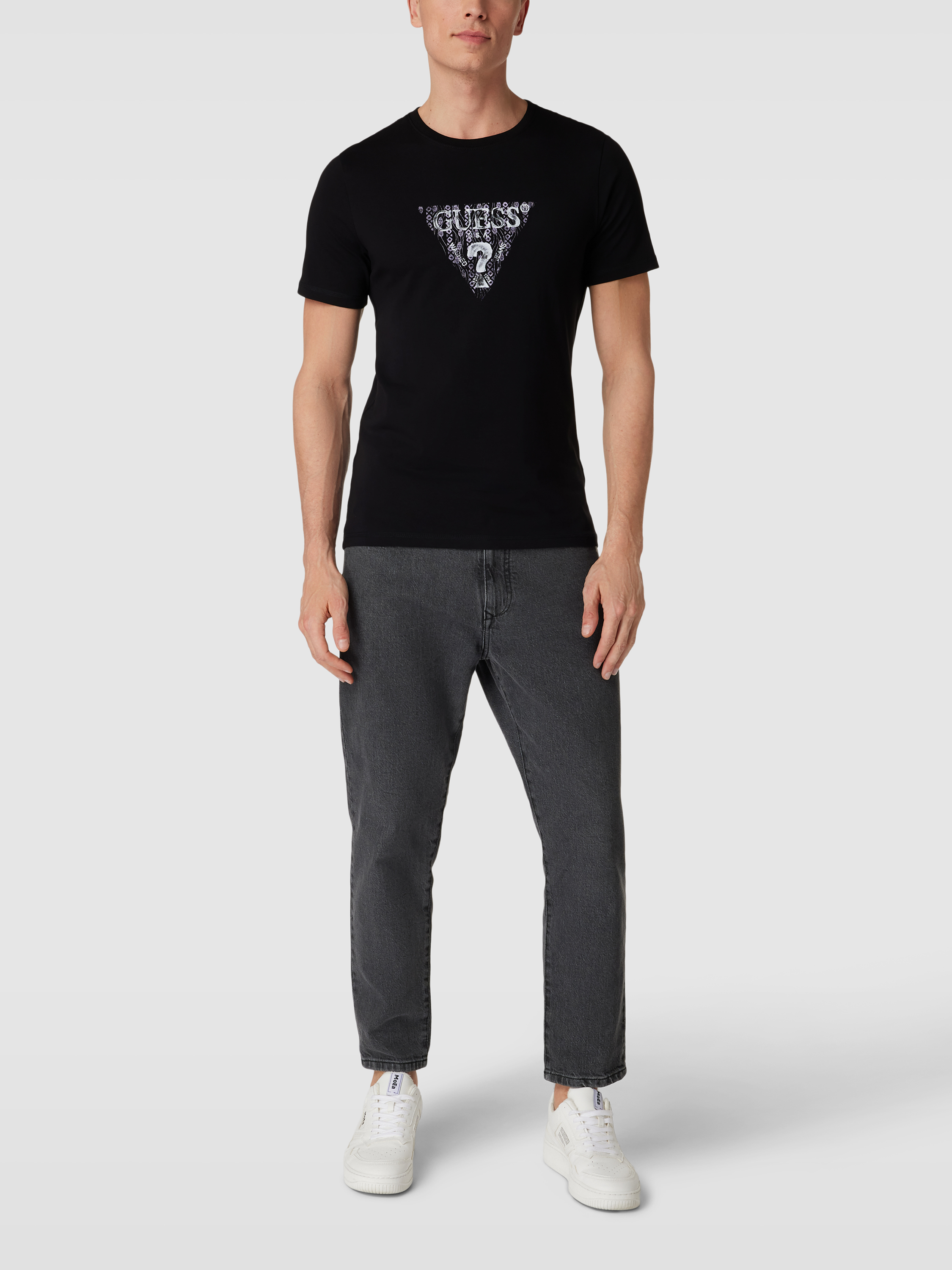 

Футболка мужская Guess 1724602 черная S доставка из-за рубежа, Черный, 1724602