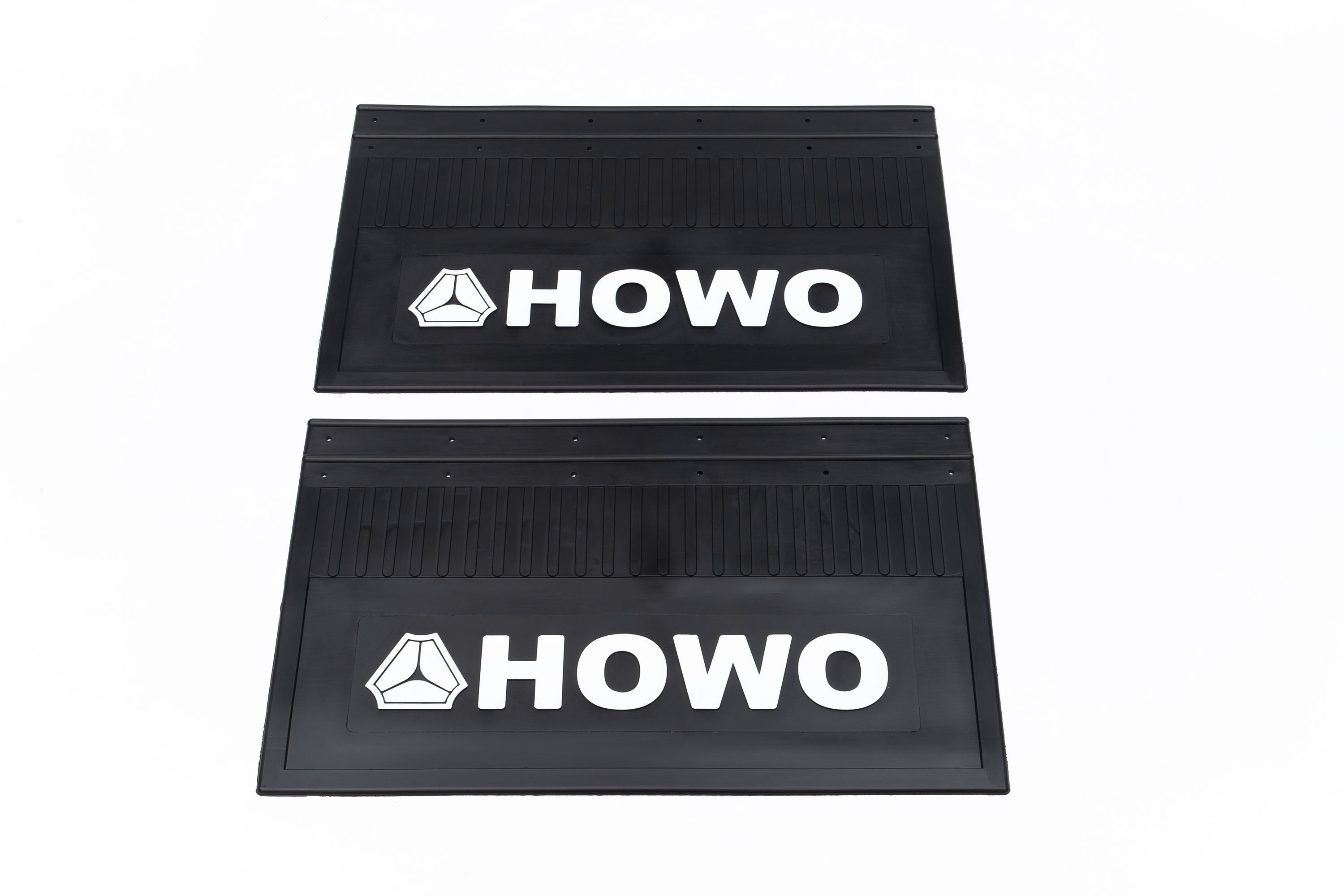 

Комплект брызговиков HOWO черные с белой надписью 600*370 задние