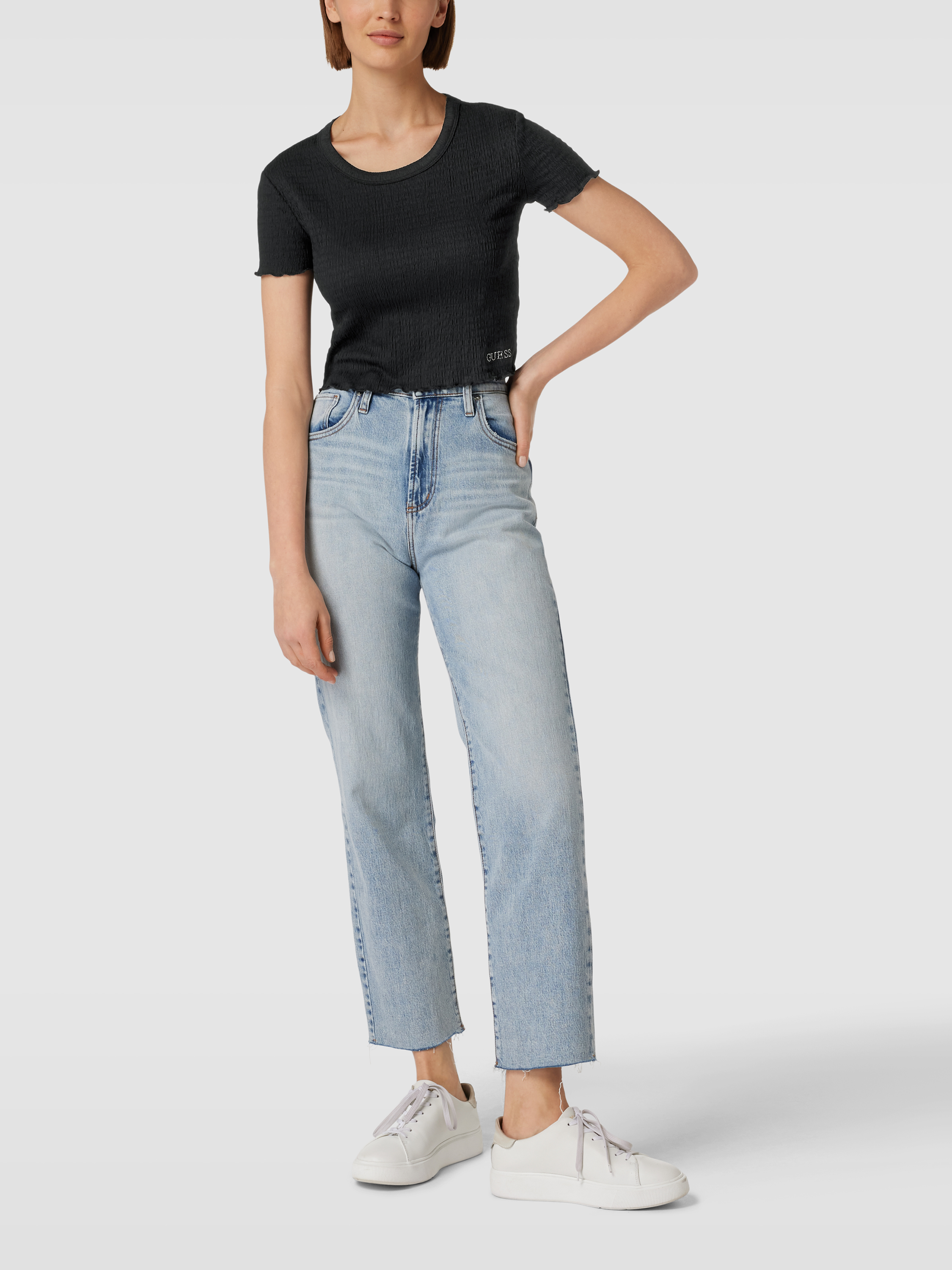 

Футболка женская Guess 1737976 черная XL доставка из-за рубежа, Черный, 1737976
