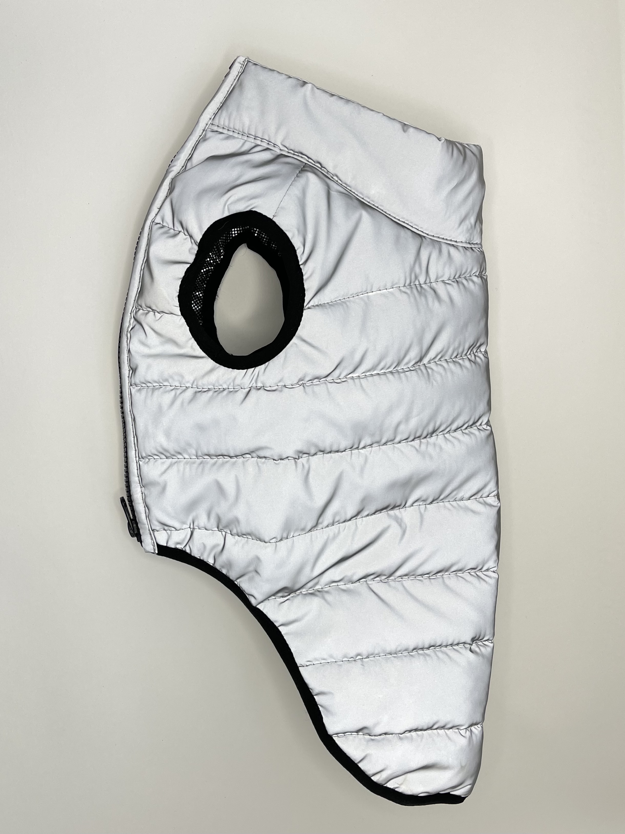 

Жилет для собак Монморанси , унисекс, серебристый, , длина спины 40 см, Жилет для собак