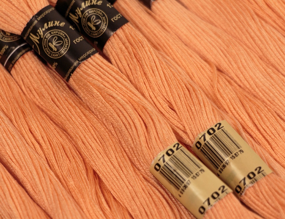 

Нитки цвет 0702, бледно-оранжевый, 12х10 м