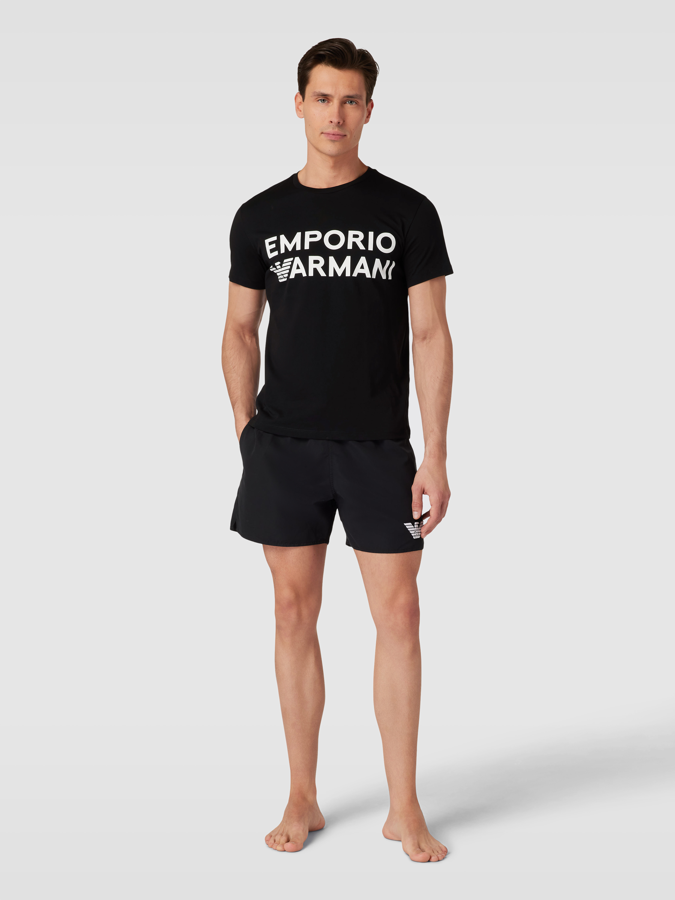 

Футболка домашняя мужская Emporio Armani 1737722 черная M доставка из-за рубежа, Черный, 1737722