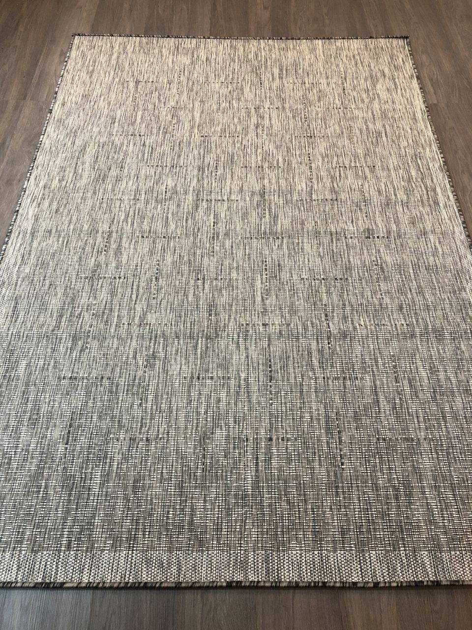 

Ковер VEGAS S008 GRAY