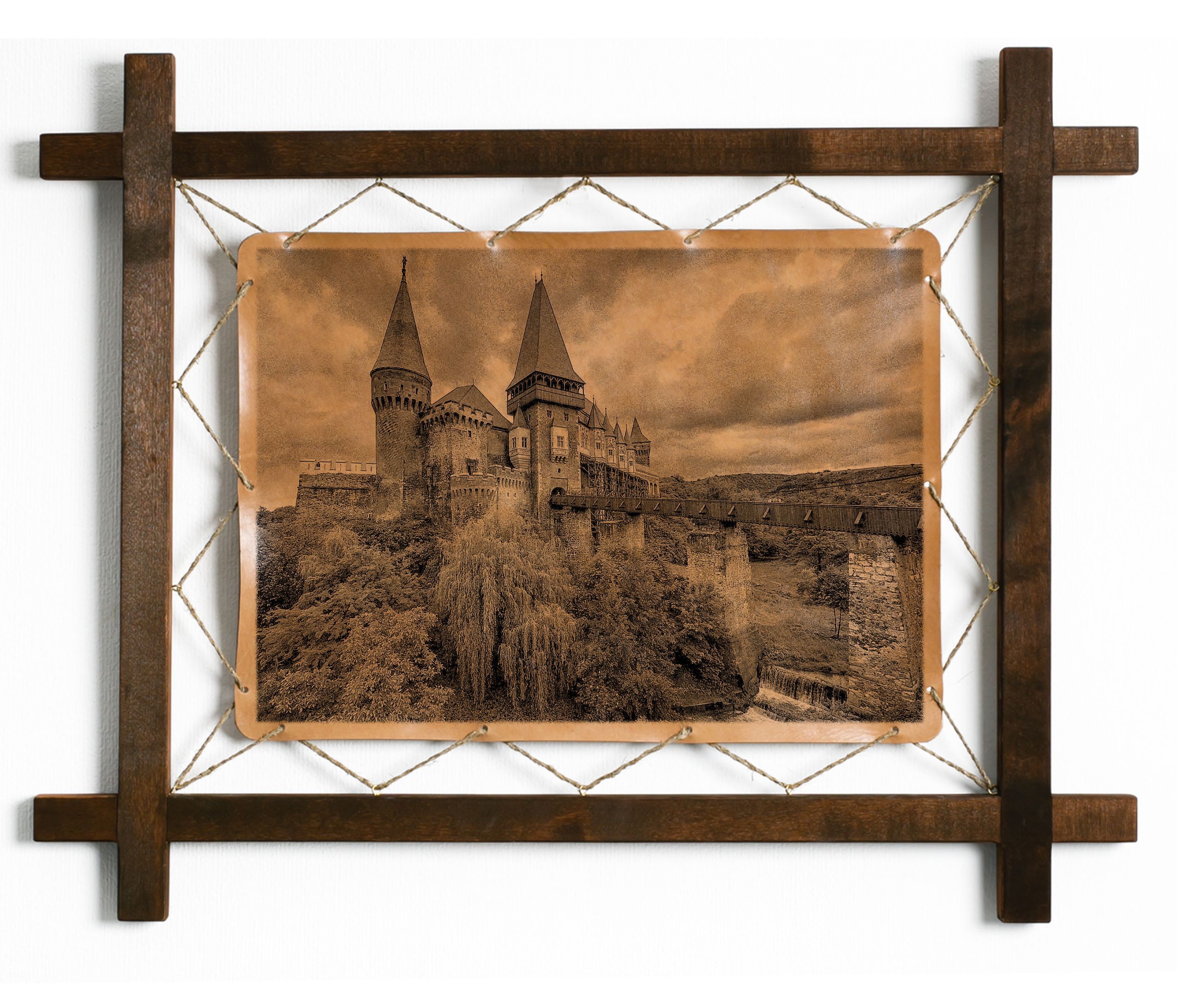 

Картина BoomGift Замок Корвинов, Румыния, гравировка на натуральной коже, 1188