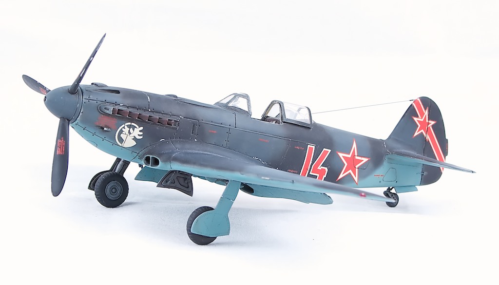 Ark models. АРК моделс як-7. Як-9 1/48. Модель истребителя як-9. Самолет як 9т модель.