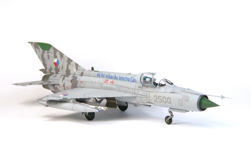 

7451 Eduard 1/72 Реактивный истребитель М&Г-21МФ