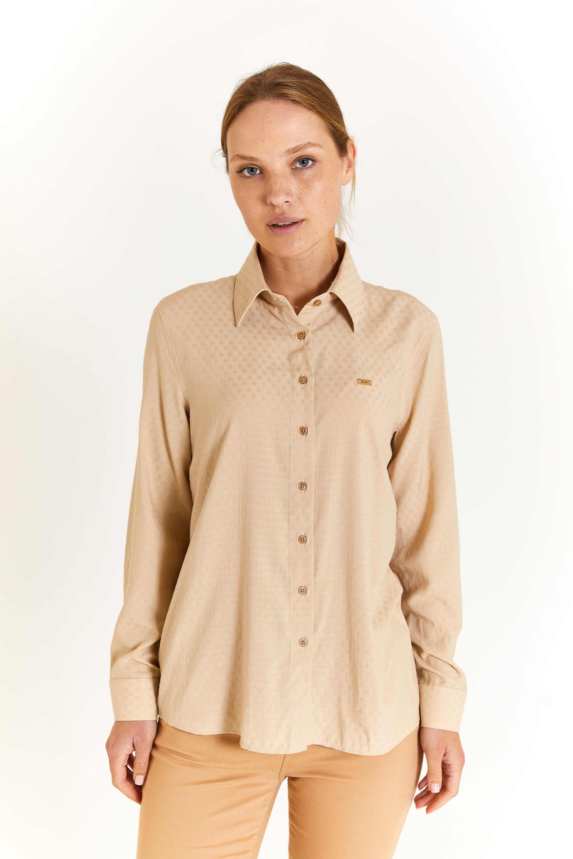 

Рубашка женская U.S. POLO Assn. G082GL0040RC бежевая 34, Бежевый, G082GL0040RC